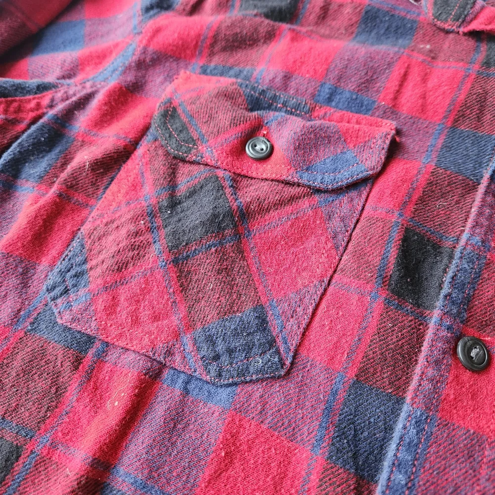 Bluenotes Womens Red/Navy Plaid Flannel Button Down Longsleeve Shirt - Picture 4 of 8